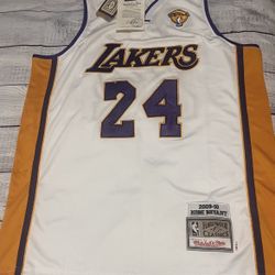 Los Angeles Lakers Kobe Bryant Jersey 2XL & XL