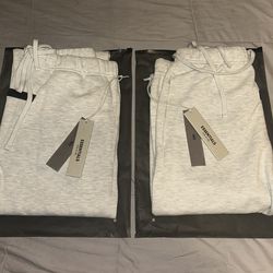eseentials sweats size s