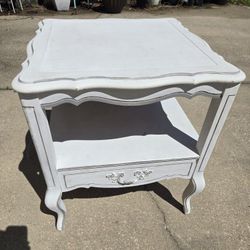 Vintage Painted Wood Country French Provincial Style End Or Occasional Table