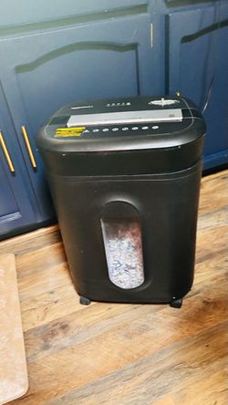Paper Shredder AmazonBasics