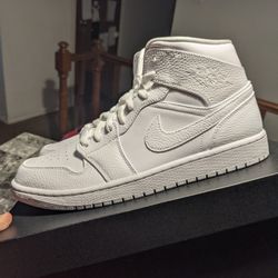 Jordan 1 Size 11 Triple White Size 11m