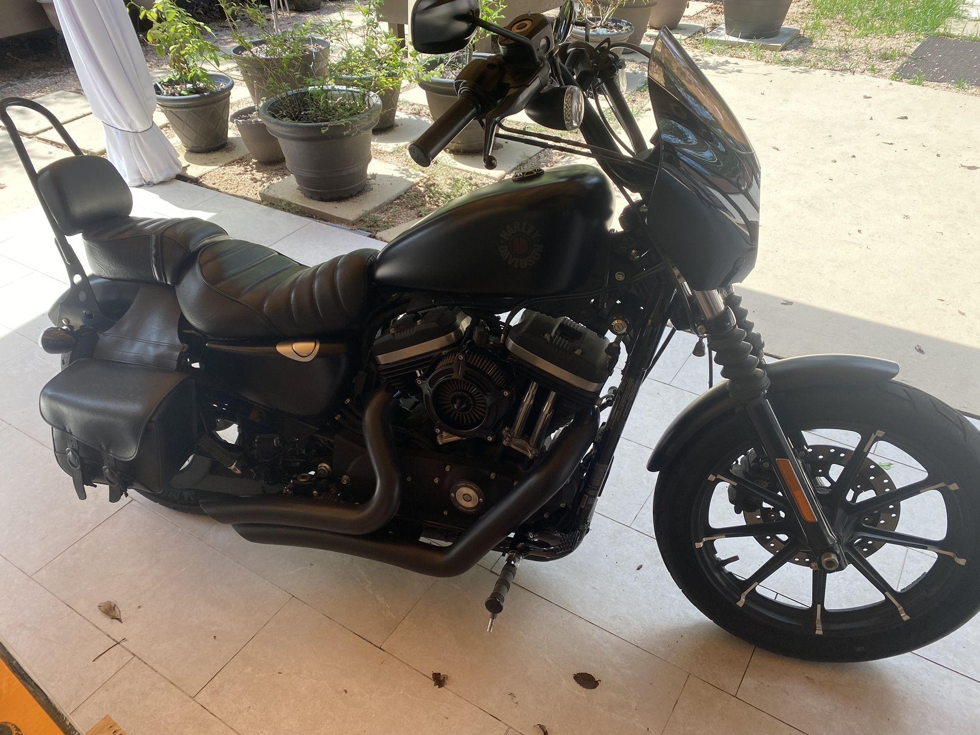 2020 Harley Davidson - 883