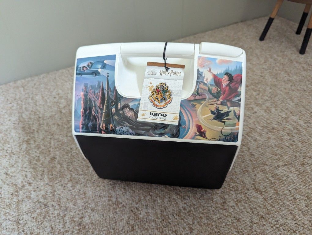 Harry Potter Igloo Cooler NWT Playmate Pal 7qt (6-9 Cans)