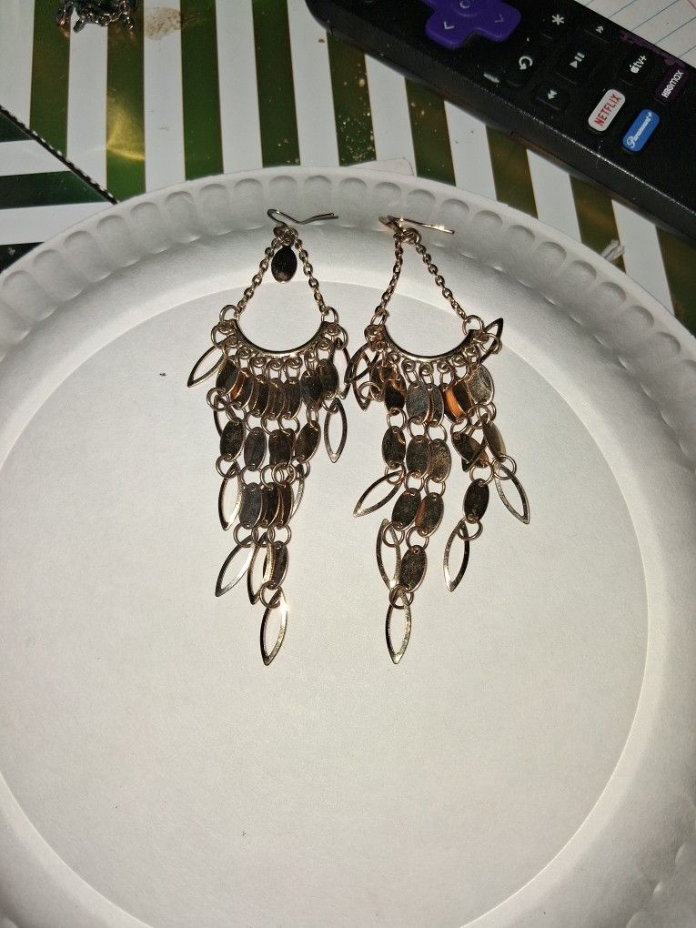 Gorgeous chandelier intricate dangle earrings
