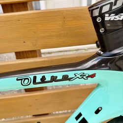 Bianchi Oltre XR4 Carbon Aero Road Bike – Ultegra – Zipp 303 S – Disc – Size 55