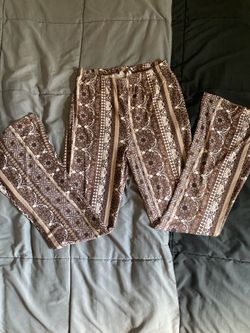 Brown and white patterned flared leggings