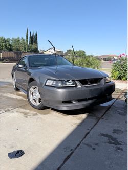 2004 Ford Mustang