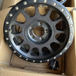 Method MR305 NV 17x8.5 0mm Offset 5x5 94mm CB Matte Black Wheel