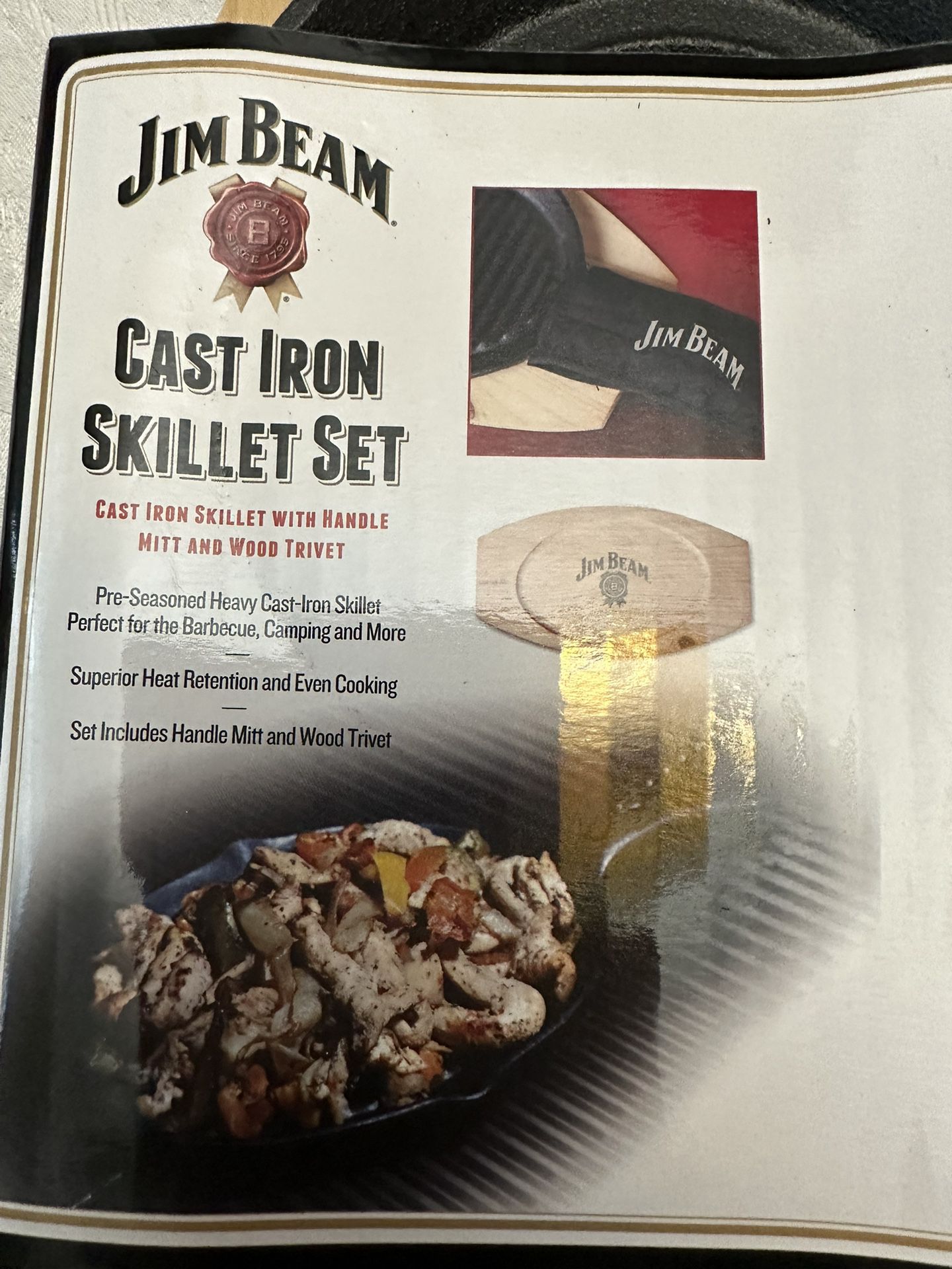 New Jim Beam Cast Iron Skillet Set W/ Handle Mitt And Wood Trivet