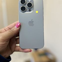 iPhone 15 Pro UNLOCKED 256GB