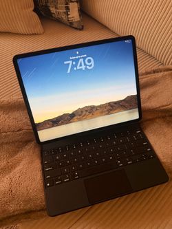 12.9-inch iPad Pro 5th generation (M1), 128GB, Wi-Fi.