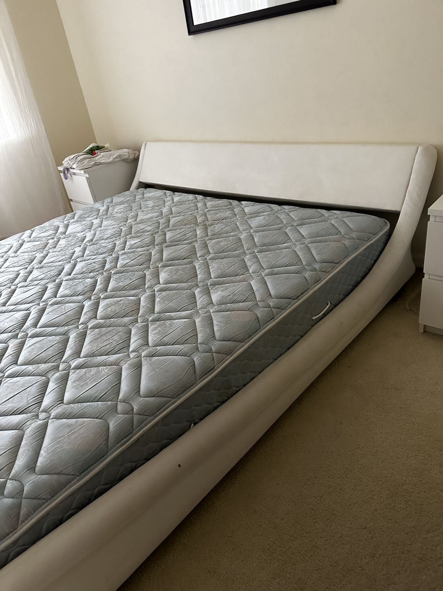 Bed + Bedframe
