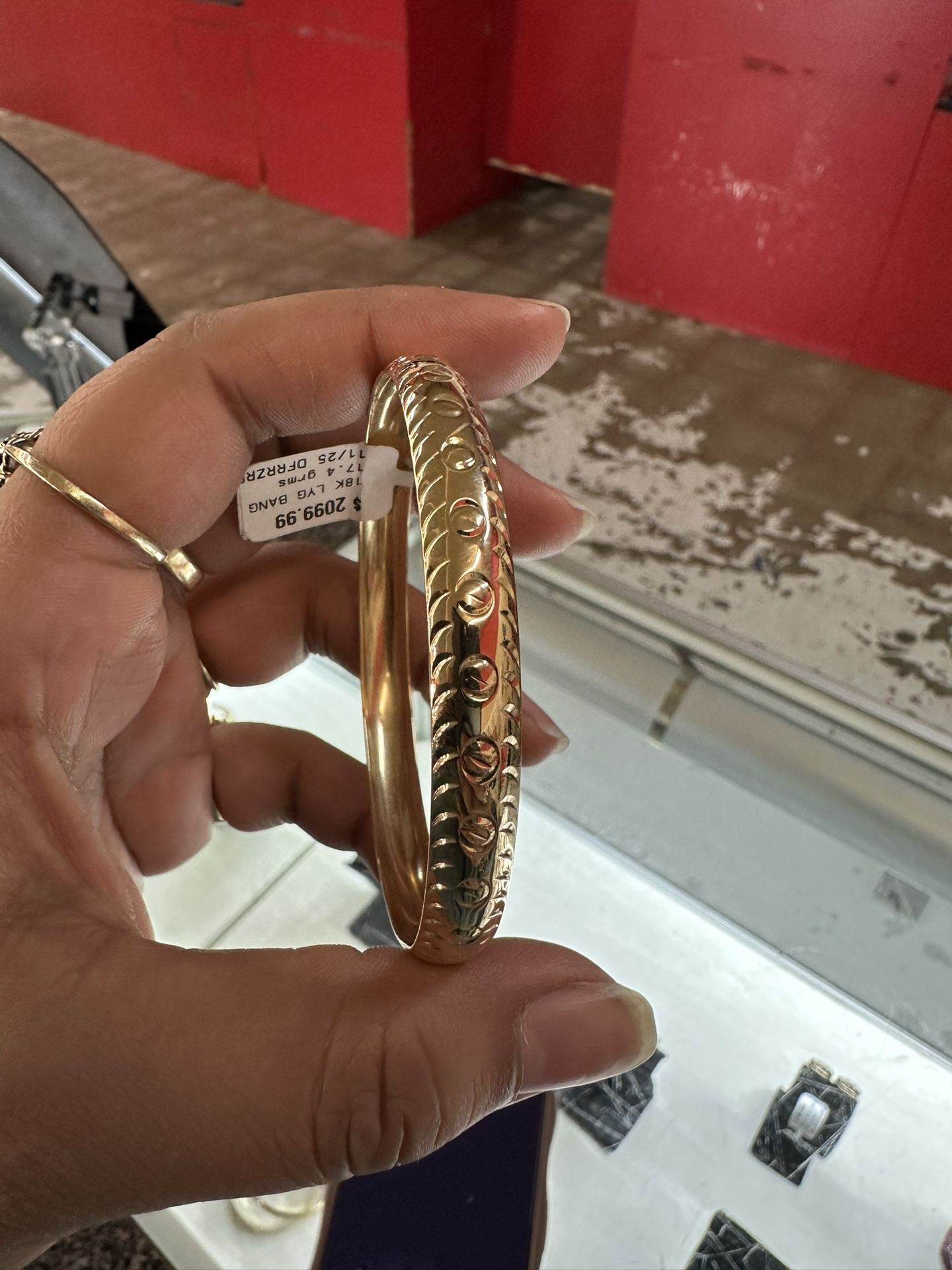 Hammered And Screw Design Bangle