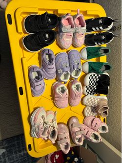 6T Toddler Girl - 12 pair of shoes
