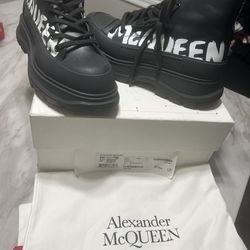 Alexander McQueen  Nappa Joey High Top Sneakers in White And Black