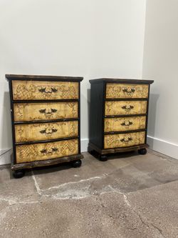 A pair of elegant French style night stand