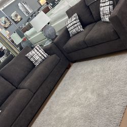 DISPLAY PRICE!! Sofa & Loveseat!