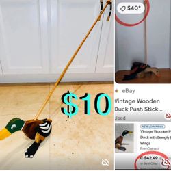 $10 Vintage Walking Wooden Duck 🦆 in great condition very Cute