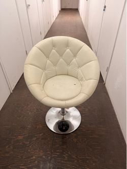 Vanity chair