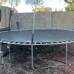 Trampoline 