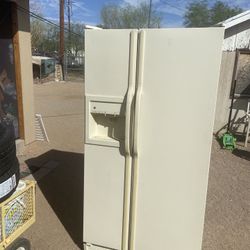 Refrigerator 