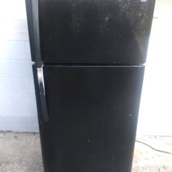 Kenmore Top Freezer Refrigerator 