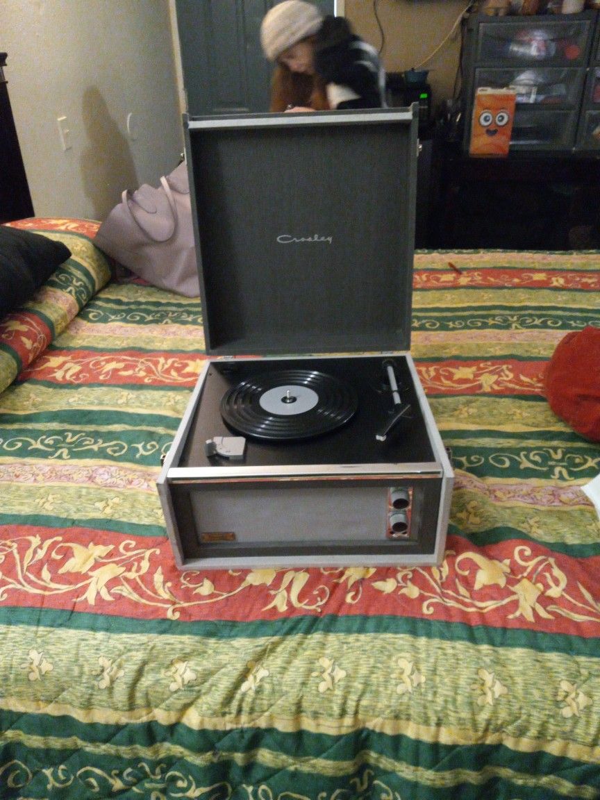 Dansette Crosley Model CR6233U-BK1