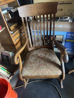 Really Nice Taggers Eye Oak Rocker
