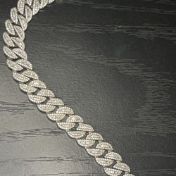 10k White Gold Diamond Necklace 