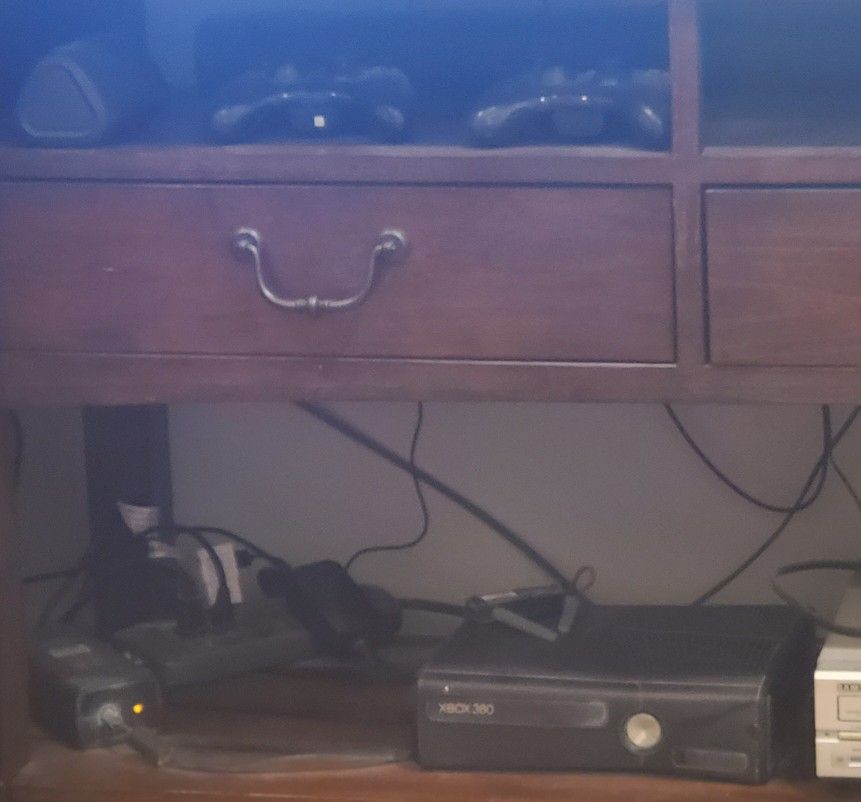FREE Xbox 360, 2 controllers, Wifi adapter, Burnout 3 game