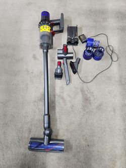 Dyson v 10