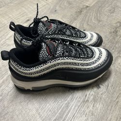 Selling Air Max Size 10