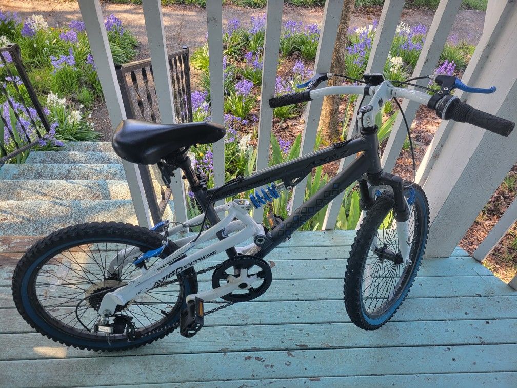  Avigo Mountain Bike 20" Tires - Will Take Offers