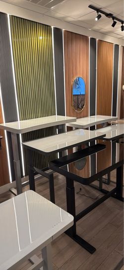 GLASS TOP Electric Height-Adjustable Standing Desk
