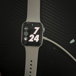 Unlocked Apple Watch SE