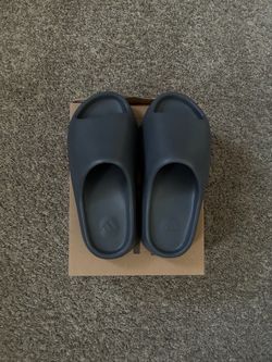 Yeezy Slides ‘Slate’ READ DESCRIPTION