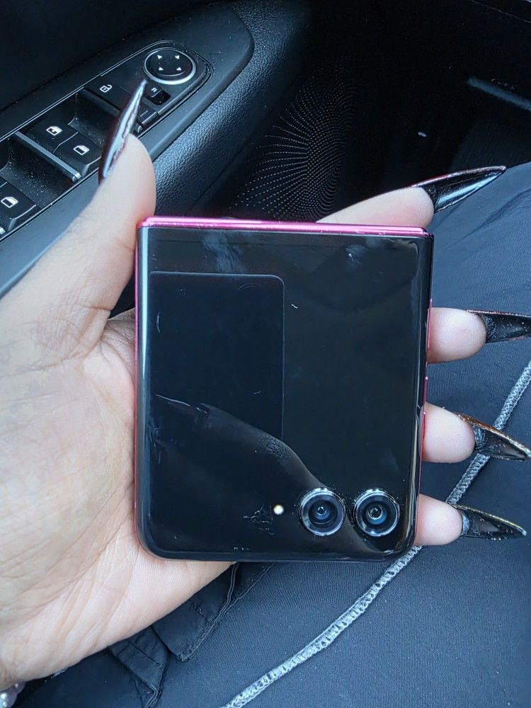 Unlocked MOTOROLA RAZR+ 2024