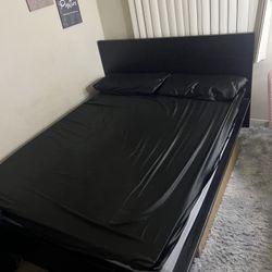 Queen Bedroom Set 