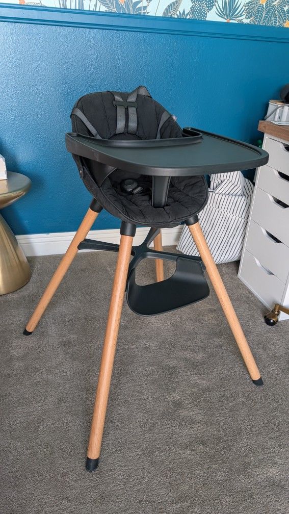 Lalo Highchair with Cushion and Infant Insert