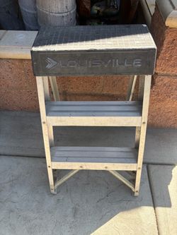 Louisville 2-Step Aluminum Step Ladder