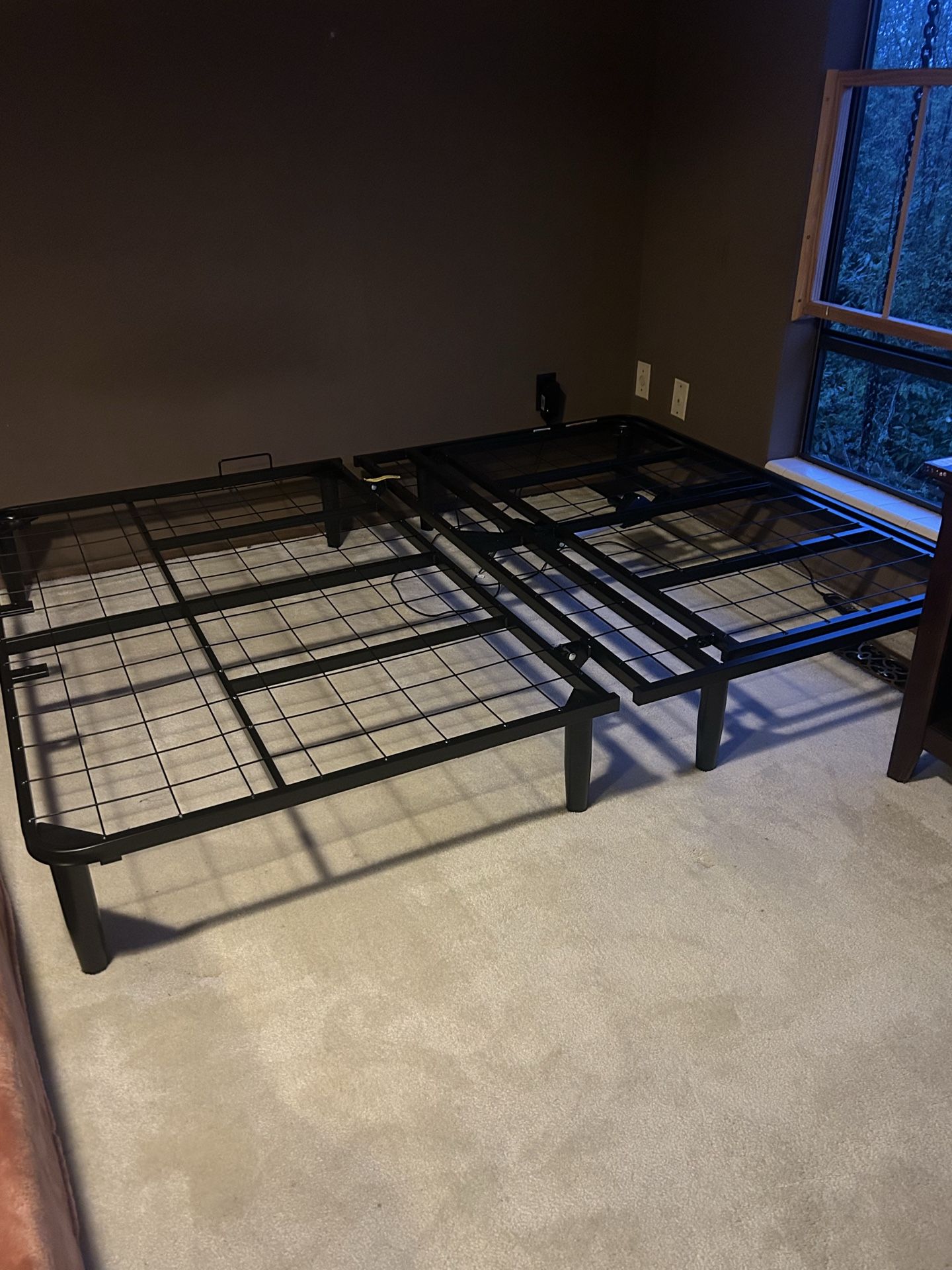Queen Size adjustable bed frame