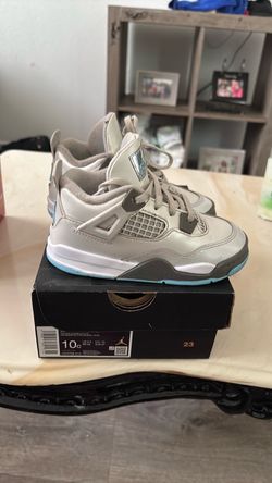 Jordan 4 Retro Photon Dust/Blue Chill size 10c