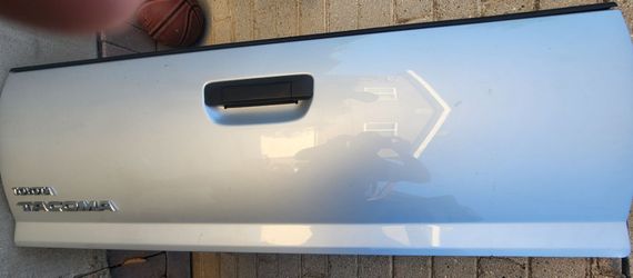 Toyota Tacoma Tailgate