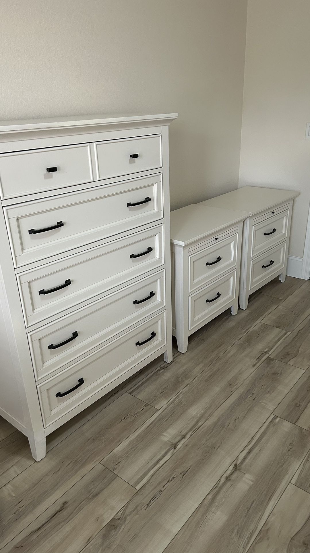 White Wood Bedroom Set