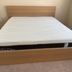 Tempurpedic Luxebreeze Firm King Mattress