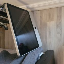 Apple IMac  24"  Used Desktop 4 Ram  Selling Cheap Wirking Perfect As/ Is