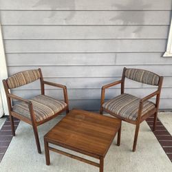 Mid Century Table Chairs