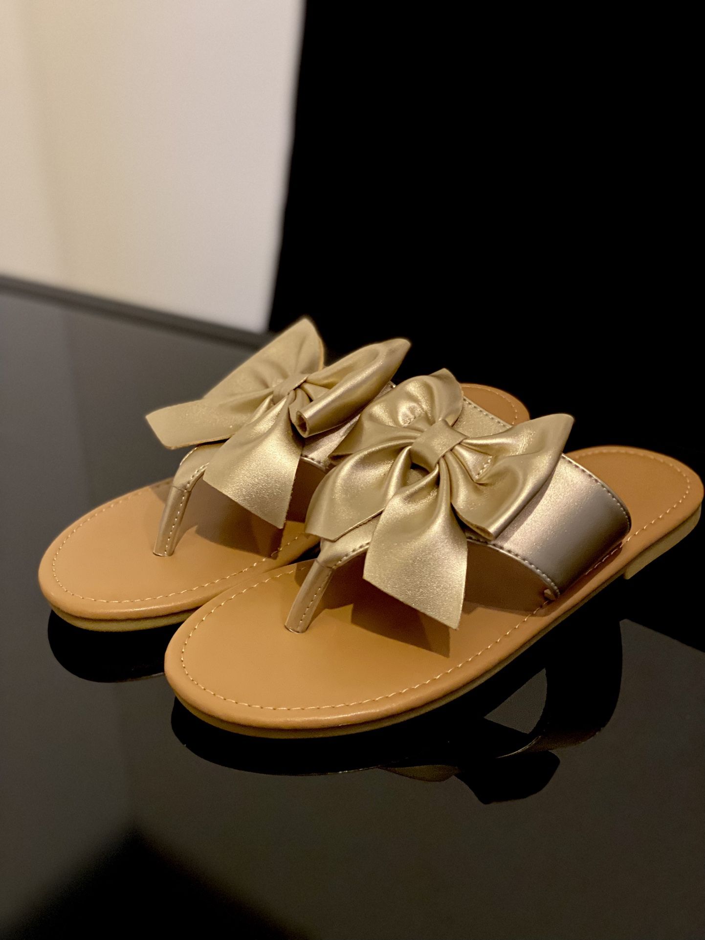 Kids Size 1.5 Gold Flat Sandals