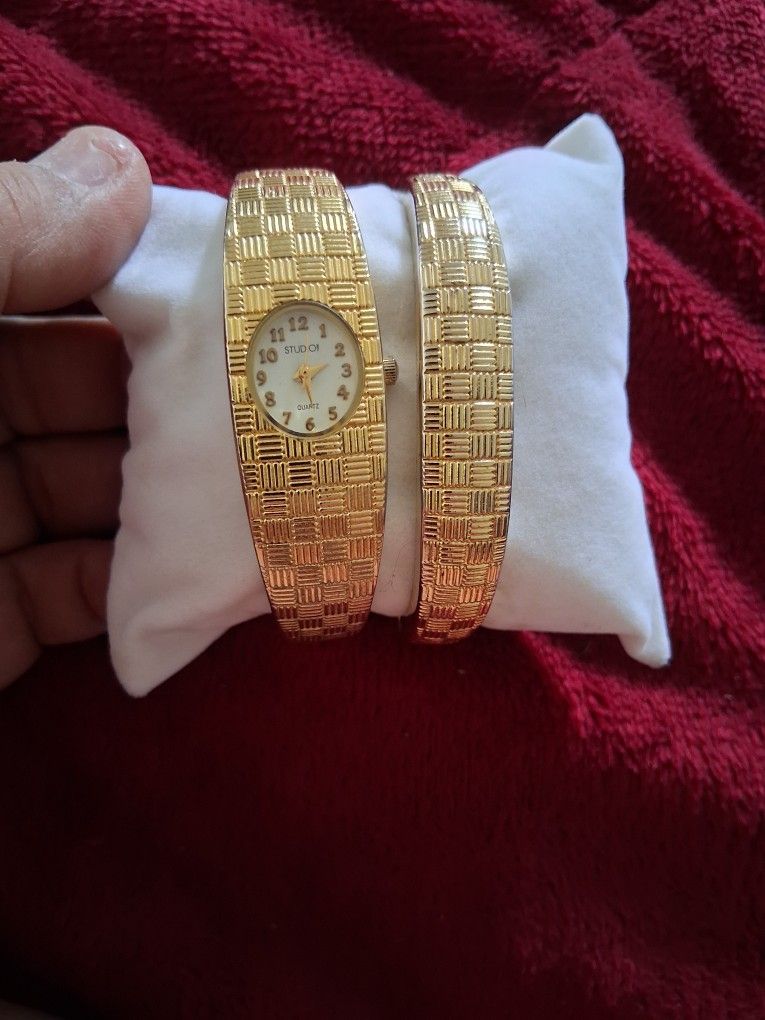 Cosmetic jewelry