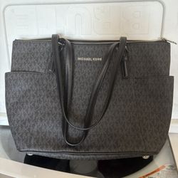 Cartera MK 